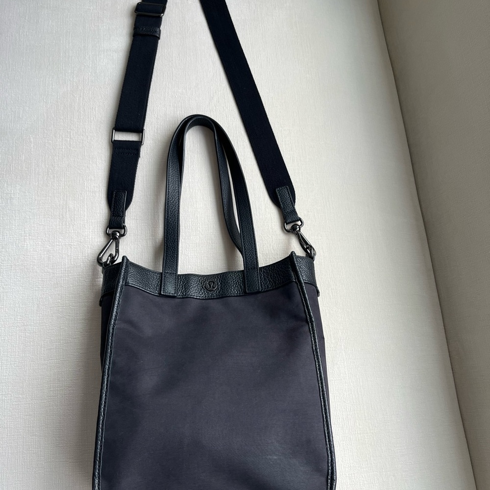 Lululemon Now and Always Tote 8L with Adjustable Strap